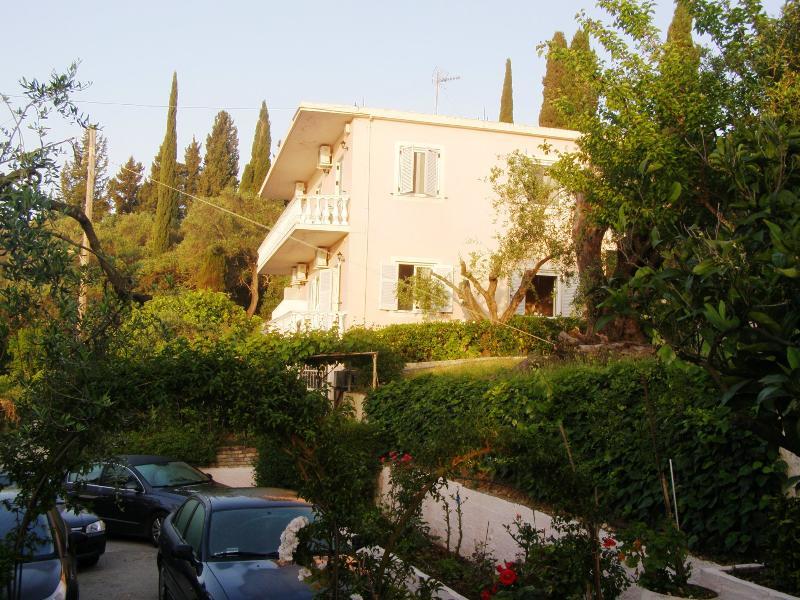 Apostolos & Eleni Family Apartments Perama  Eksteriør billede